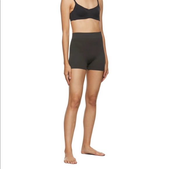 NWT SKIMS Brown Stretch Rib Boy Shorts - Picture 3 of 5